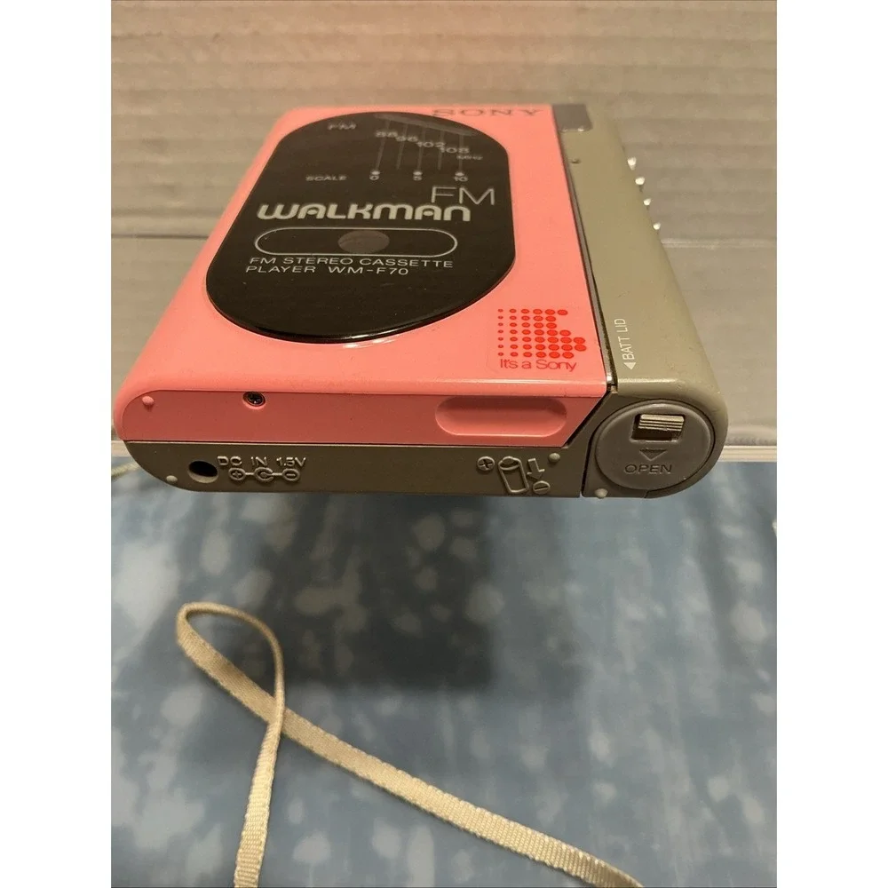 Sony WM-F70 Pink Walkman FM Cassette Player For Parts Or Repair Only Japan
